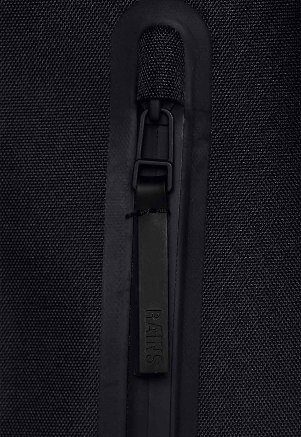 Black תיק גב עמיד למים גדול RAINS