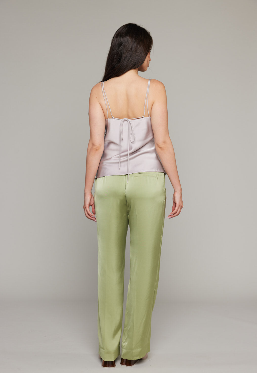 Dark Gray גופיה במפתח וי לנשים Ellie PAPER