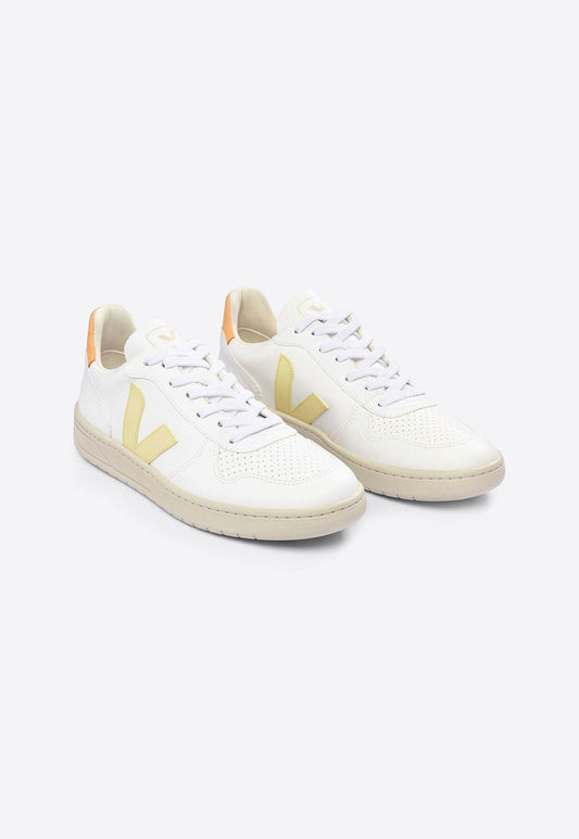 White Smoke סניקרס טבעוניות לנשים V-10 VEJA