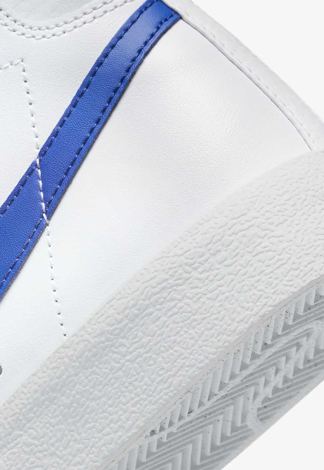 Light Gray סניקרס לגברים Blazer MId '77 Vintage NIKE