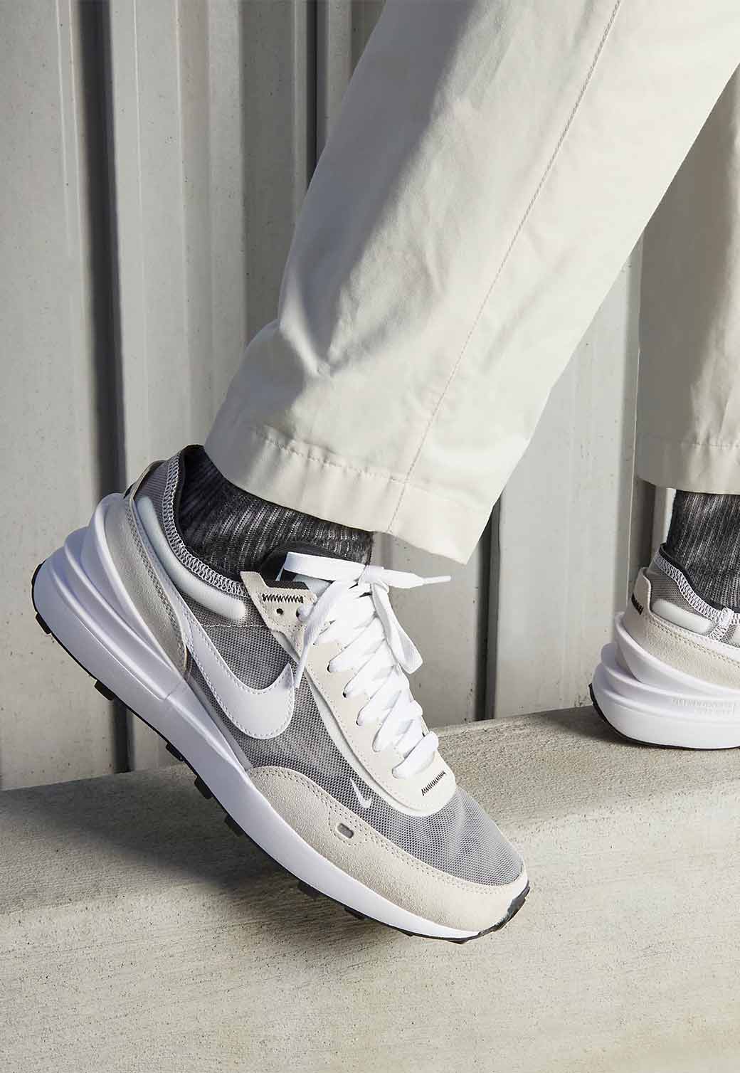 Gray סניקרס לגברים Waffle One NIKE