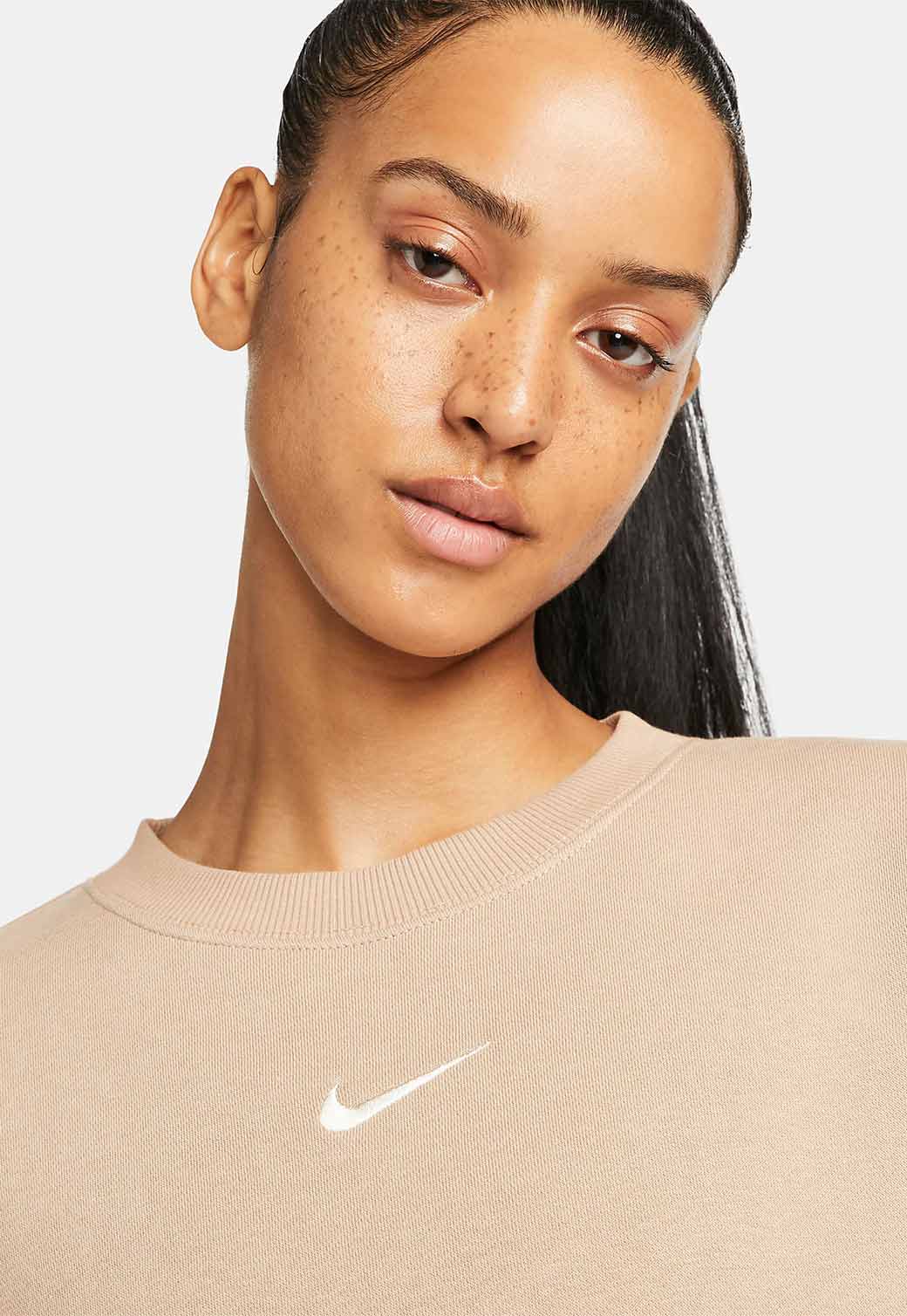 Bisque סווטשירט אוברסייז מפתח עגול לנשים NIKE