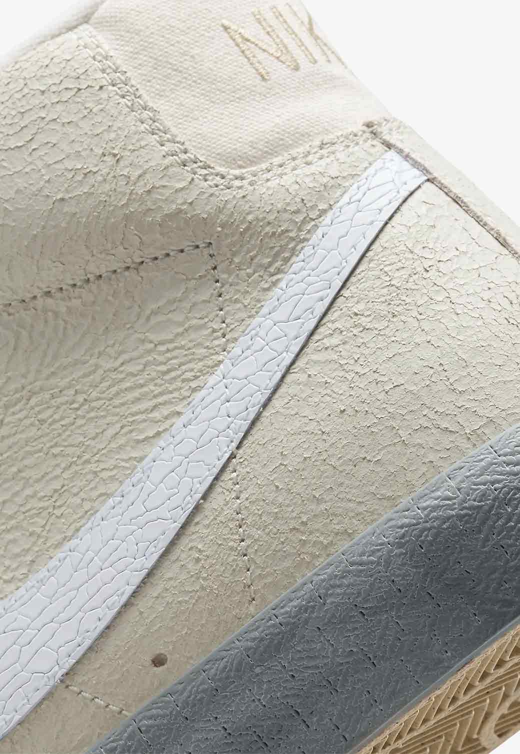 Gray סניקרס לגברים Blazer MId '77 NIKE