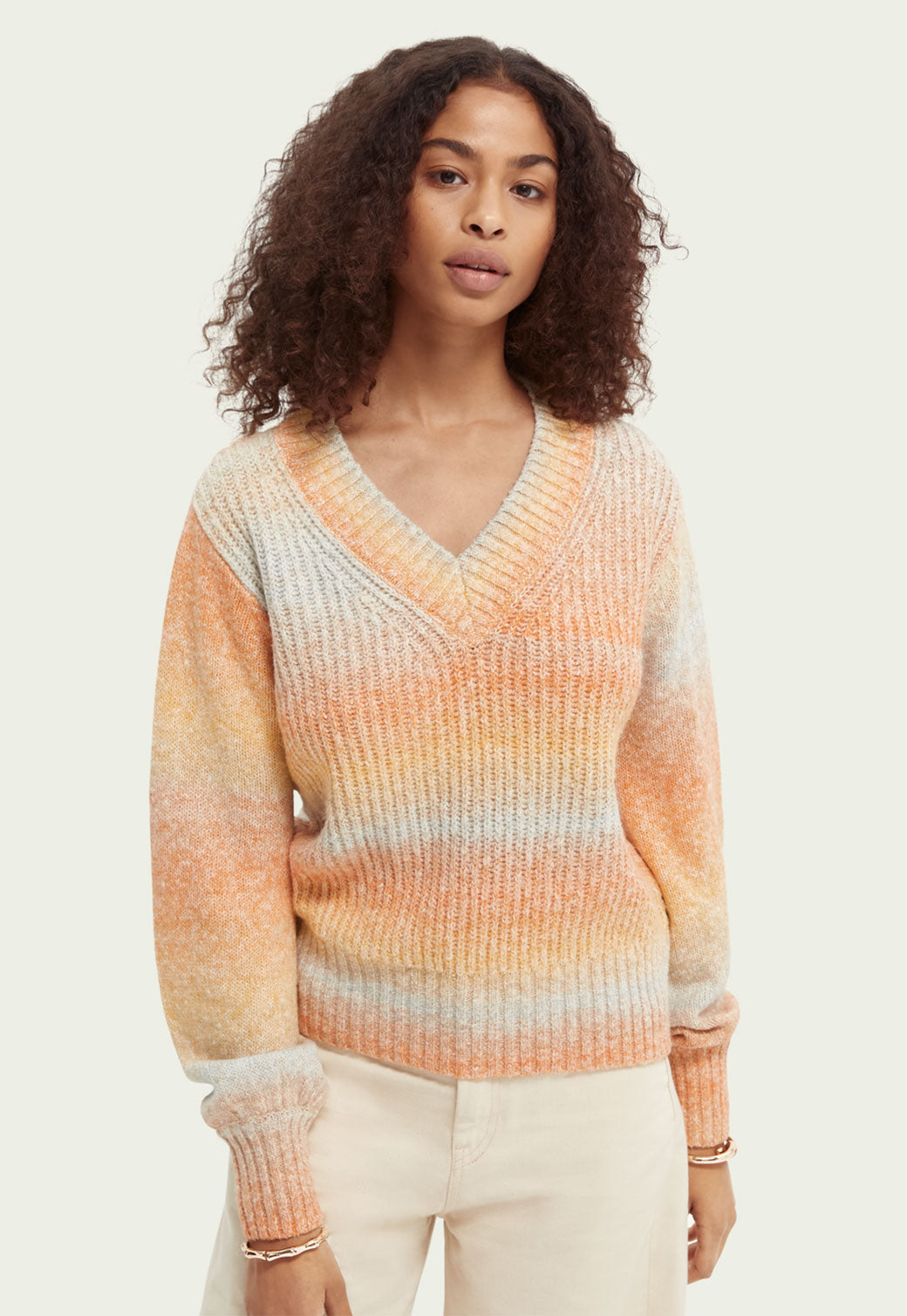 Light Gray סוודר עם מפתח וי באפקט גרדיאנט SCOTCH & SODA