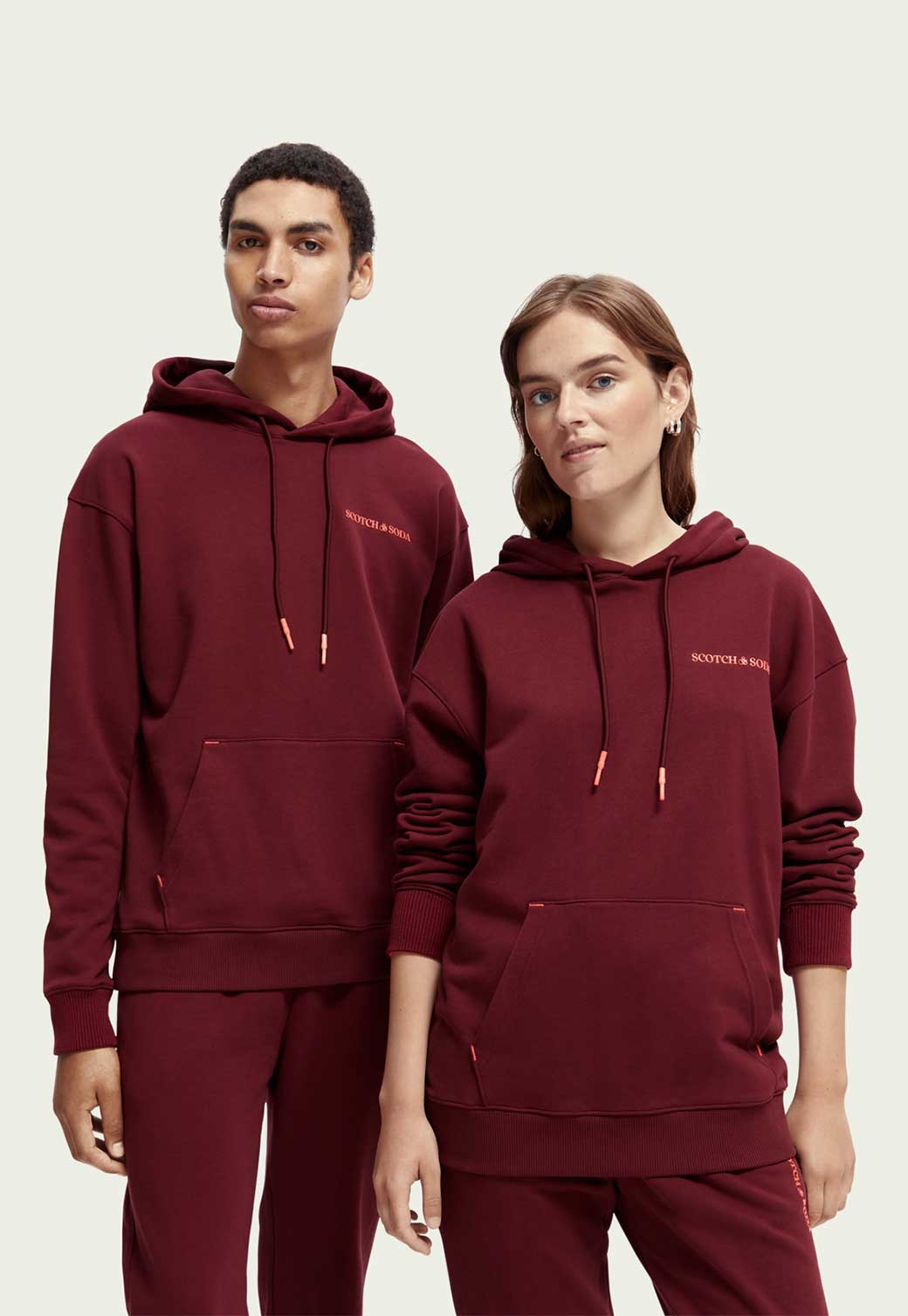 Dark Red סווטשירט עם קפוצ'ון UNISEX SCOTCH & SODA