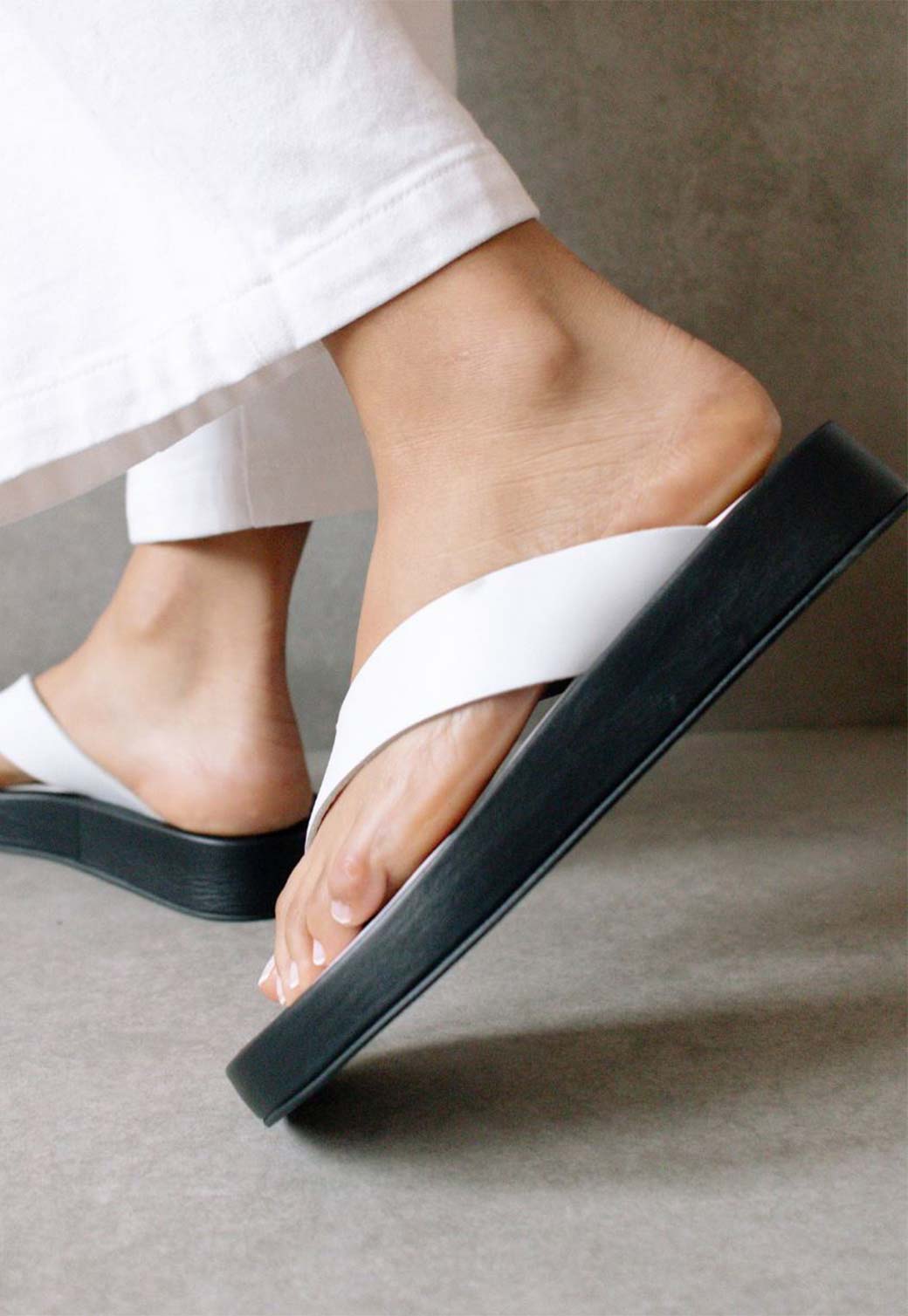 Gray כפכפים לנשים Overcast ALOHAS