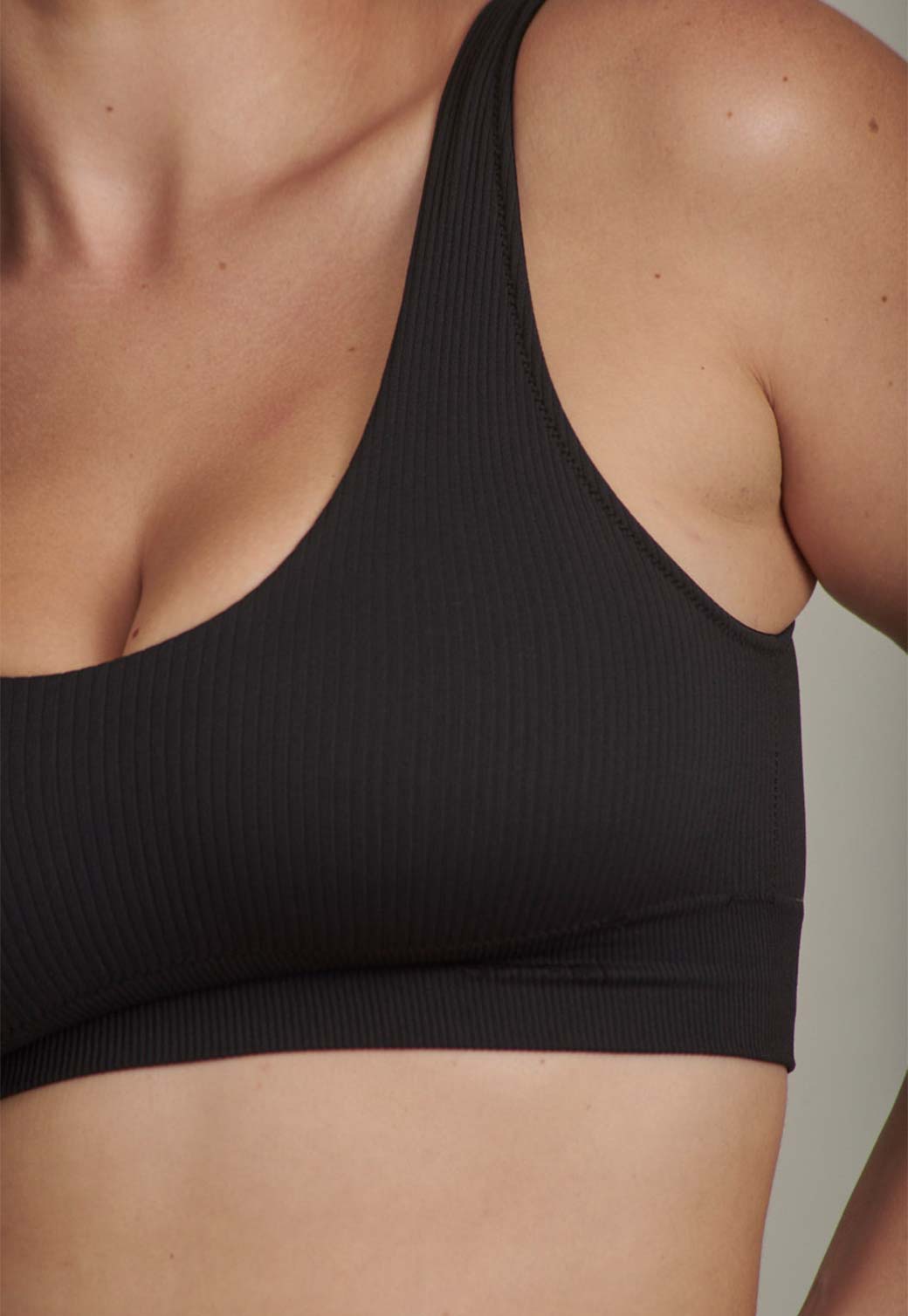 Rosy Brown חזיית ספורט לנשים Ribbed Open SAISEI