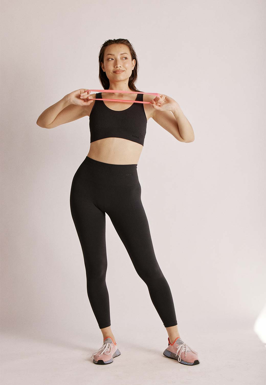 Light Gray חזיית ספורט לנשים Ribbed Open SAISEI