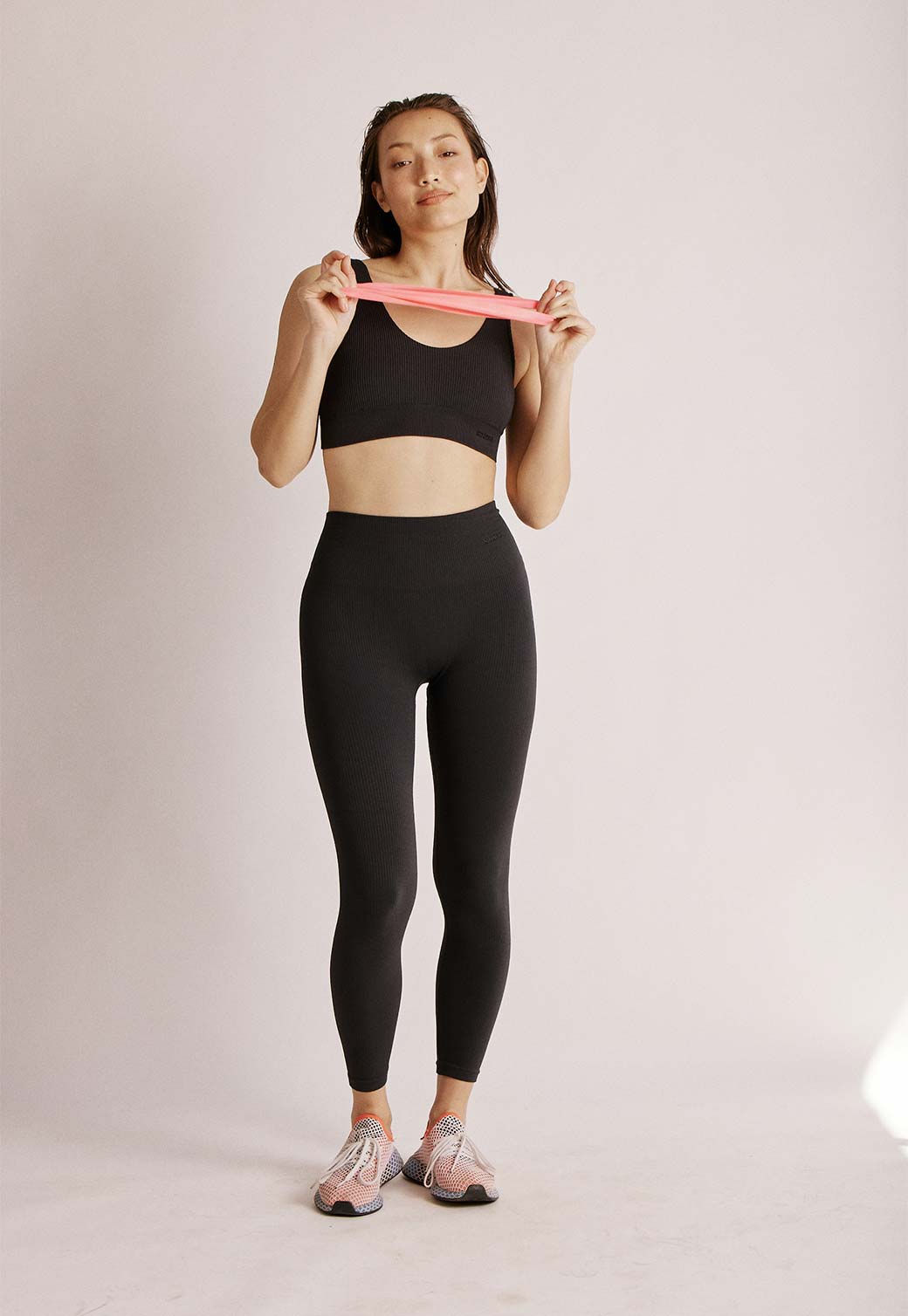 Light Gray חזיית ספורט לנשים Ribbed Open SAISEI