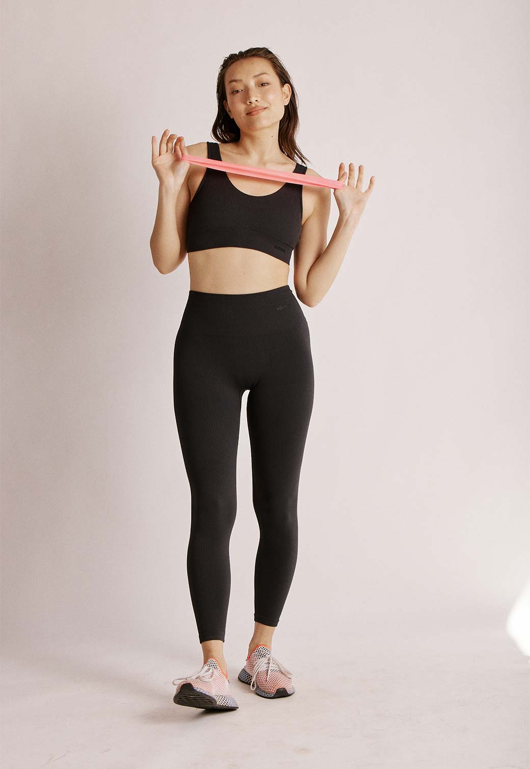 Light Gray חזיית ספורט לנשים Ribbed Open SAISEI