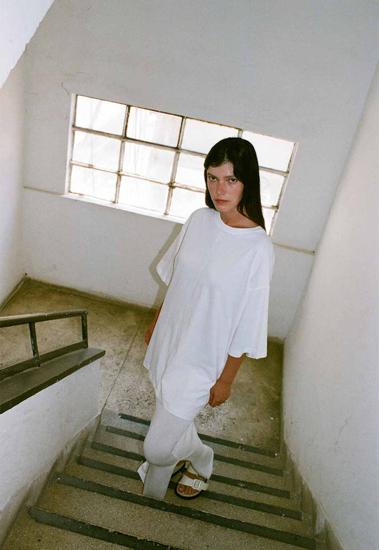 Dark Gray טי-שירט קצרה אוברסייז ABOVE